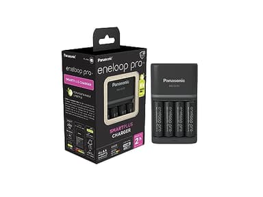 eneloop Pro SmartPlus Cargador, para 1-4 Pilas Recargables AA/AAA, 2h de Tiempo de Carga, 10 Funciones de Seguridad, 4 Pilas eneloop Pro AA (2500 mAh) Incluidas